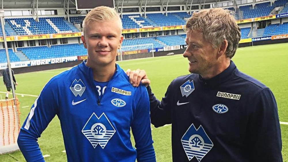 广厦半场53-44领先北京，胡金秋21分翟晓川9分（半场战罢，广厦53-44领先北京：胡金秋21分、翟晓川9分）