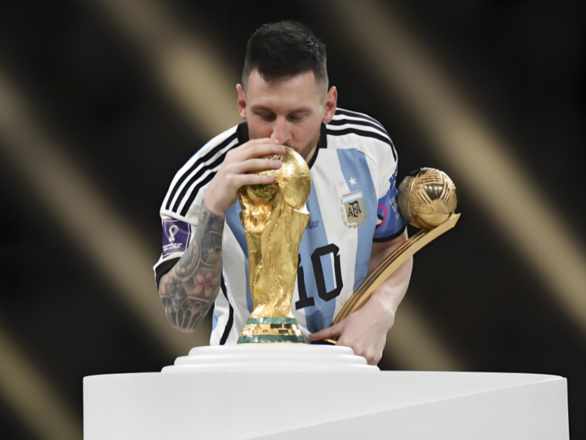 欧冠半场：罗德里戈破门，哈兰德点射，曼城暂2-1皇马（欧冠半场战报：罗德里戈先拔头筹，哈兰德点射回敬，曼城暂以2-1领先皇马）