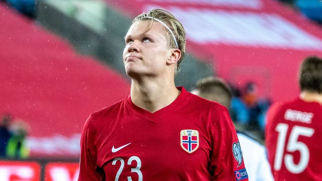 意媒：上个月跖骨骨折的梅雷特还将缺阵20天，意超杯有望复出（意媒：梅雷特上月跖骨骨折，将再休战20天，意超杯有望回归）