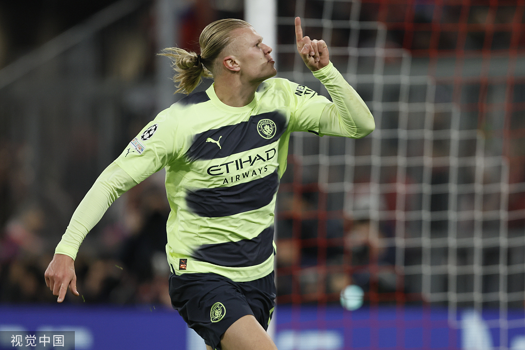 阿隆索：罗德里戈在禁区里倒地，裁判没看回放挺让人惊讶的（阿隆索：罗德里戈禁区倒地，裁判未回看VAR令人意外）