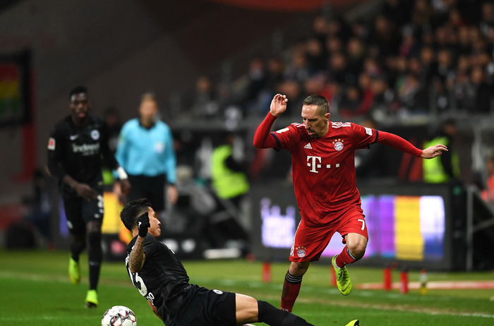 不再兼任主帅！周鹏上赛季交出13.2分3.1板2.2助攻（卸下主帅身份！周鹏上季场均13.2分3.1板2.2助攻）