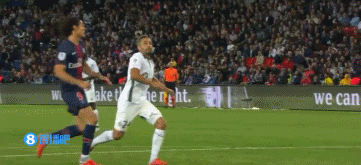 欧冠-萨拉赫破门埃利奥特建功 利物浦2-1里尔（欧冠：萨拉赫破门、埃利奥特进球，利物浦2-1击败里尔）