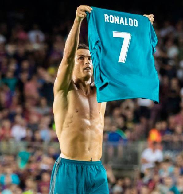 足球巴萨传奇出山担任俱乐部高层（巴萨名宿回归出任俱乐部高层）