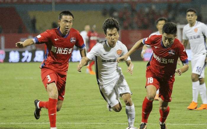 18岁中场奇才成为豪门猎物：皇马巴黎阿森纳下场，6000万估值不低（18岁中场天才成豪门抢手货：皇马、巴黎、阿森纳齐出击，身价约6000万）